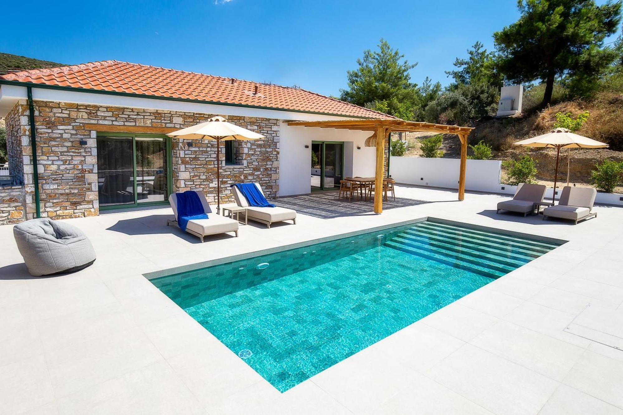 Villa Nomas With Private Pool